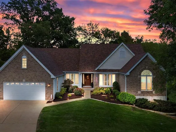 10026 Canterbury Farms Ct, Saint Louis, MO 63128