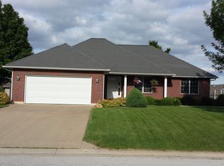 2516 Drake Dr, Quincy, IL 62305