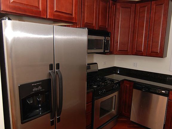 5th image of 3215.5 N Francisco Ave #2W