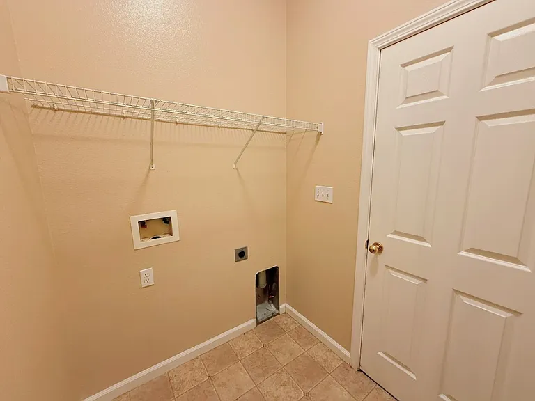 405 Hearst Dr — Photo 18