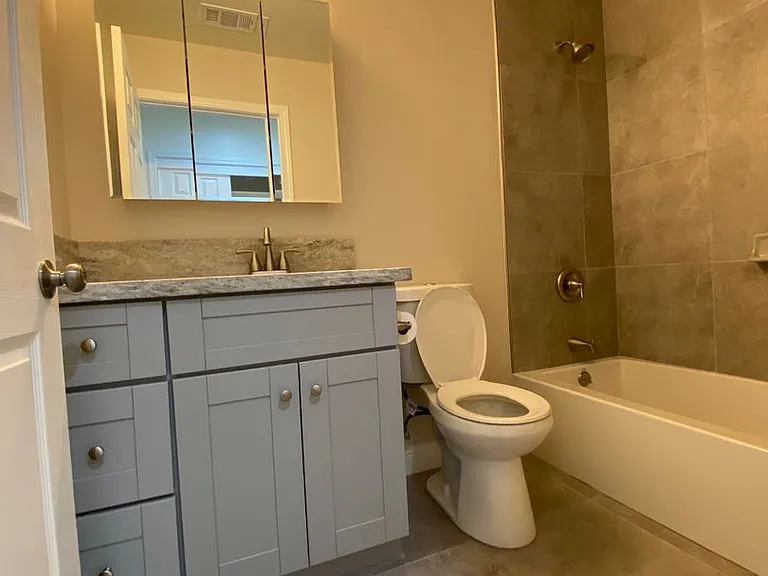 1134 1140 Chinowth 4030 #4036 — Photo 11