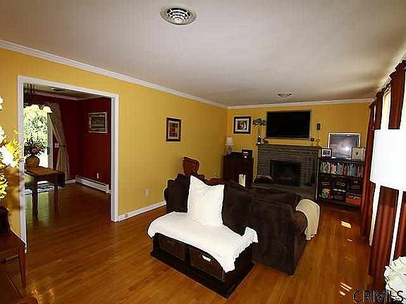 2nd image of 9 Inglewood Dr