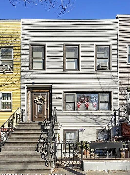 1st image of 137A 22nd St