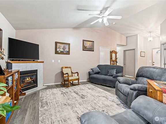 3rd image of 8101 109th Street E #8103