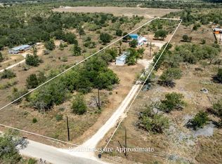 1265 Bugtussle Ln, Luling, TX 78648