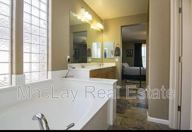 2290 N 135th Dr — Photo 14
