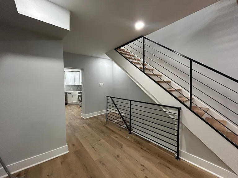 1049 Mercy St — Photo 12