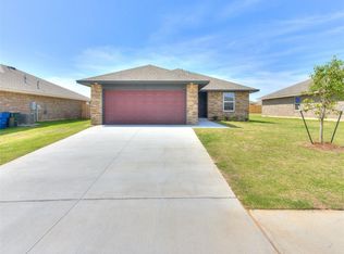 917 Hazy Brook Cir, Chickasha, OK 73018