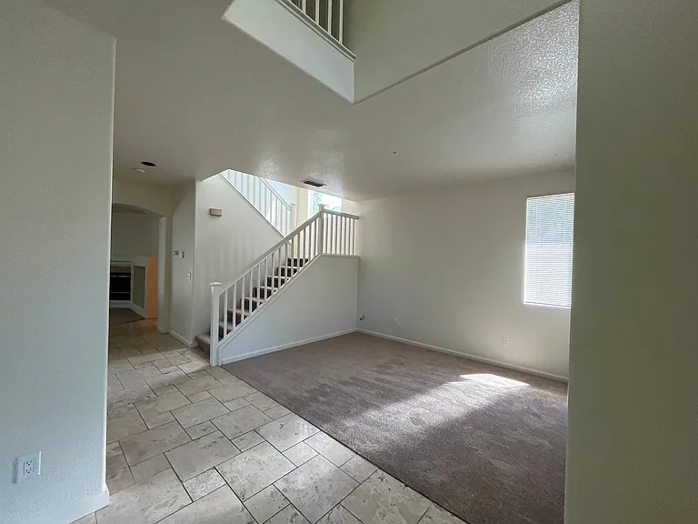 2821 Babson Dr — Photo 3