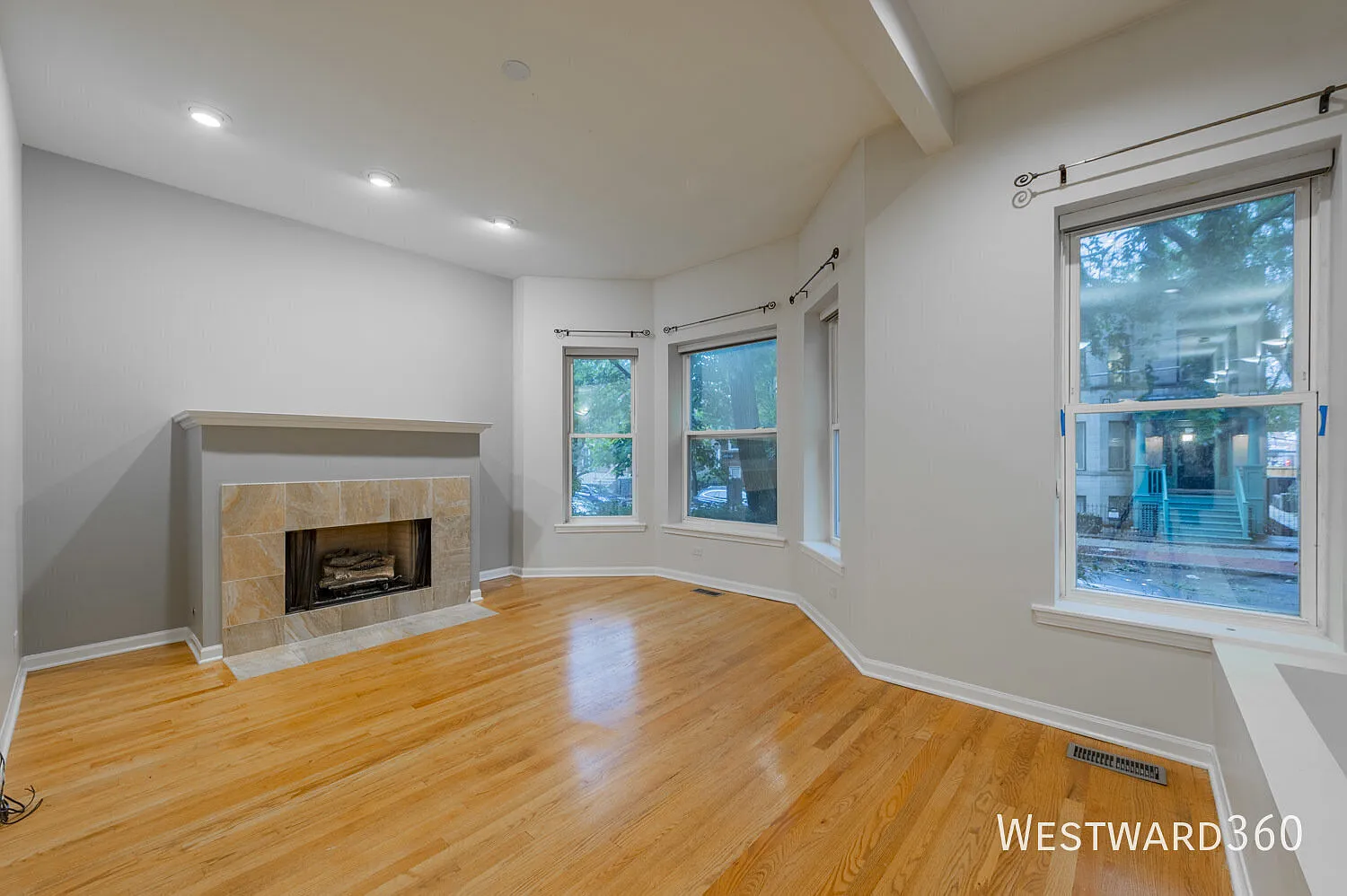 4 bedroom 3 in Wrigleyville — Photo 1
