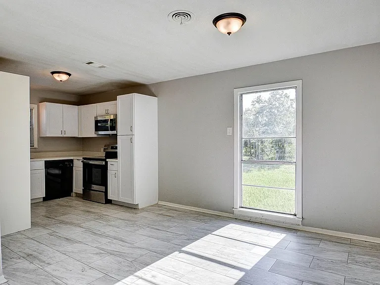 131 Lakewood Dr — Photo 5