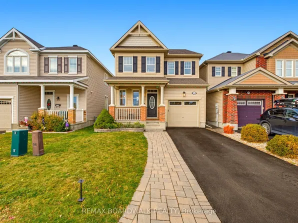 550 Sunlit Cir, Ottawa, ON K4A 0V4