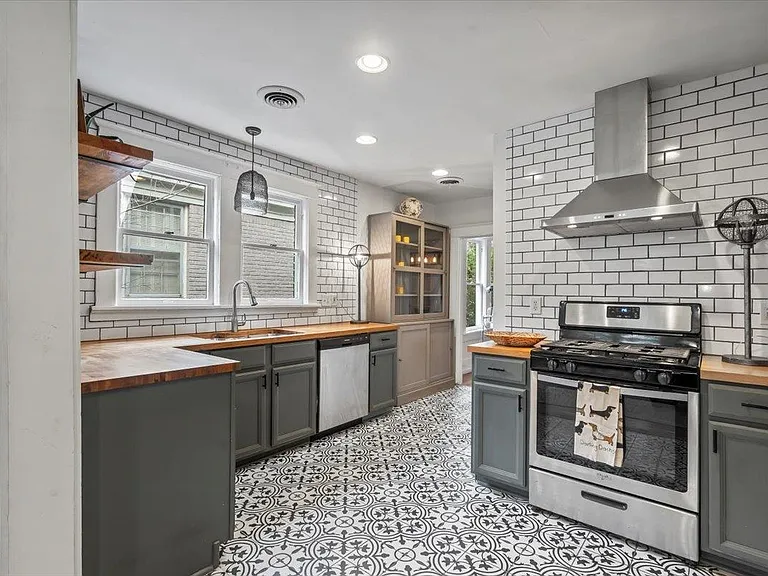 531 S Holmes St — Photo 3