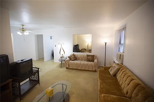 Sold by Remax Edge | media 6