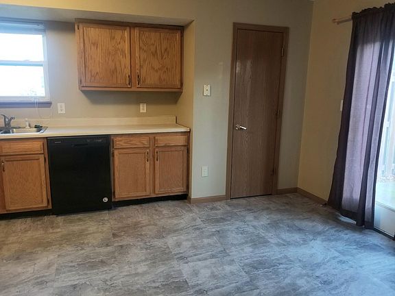 5th image of 2119 Bridgewater Cir #B