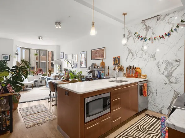 200 16th St APT 3A, Brooklyn, NY 11215