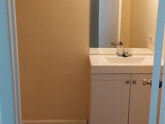 4th image of 1879 Jamestown Cir