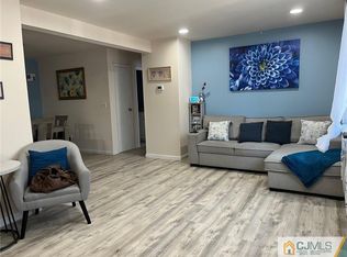 801 Cricket Ln, Woodbridge, NJ