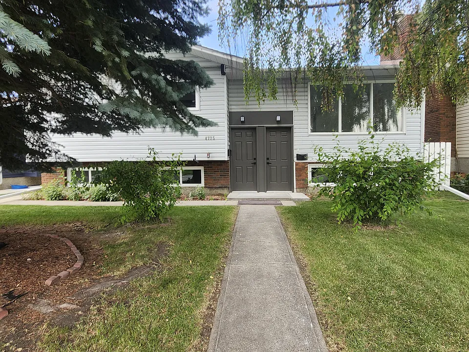 4775 Rundlewood Dr NE