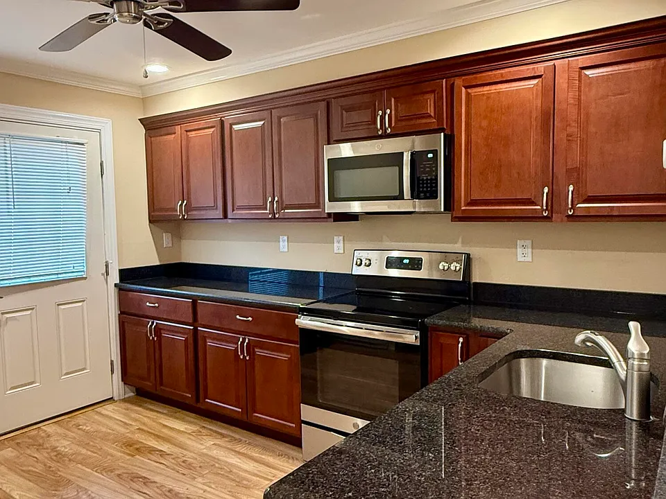 35C Edinburgh Ln