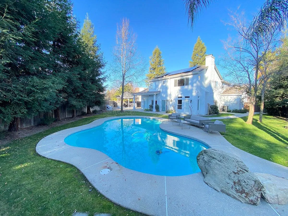 882 Filbert Ave photo 1