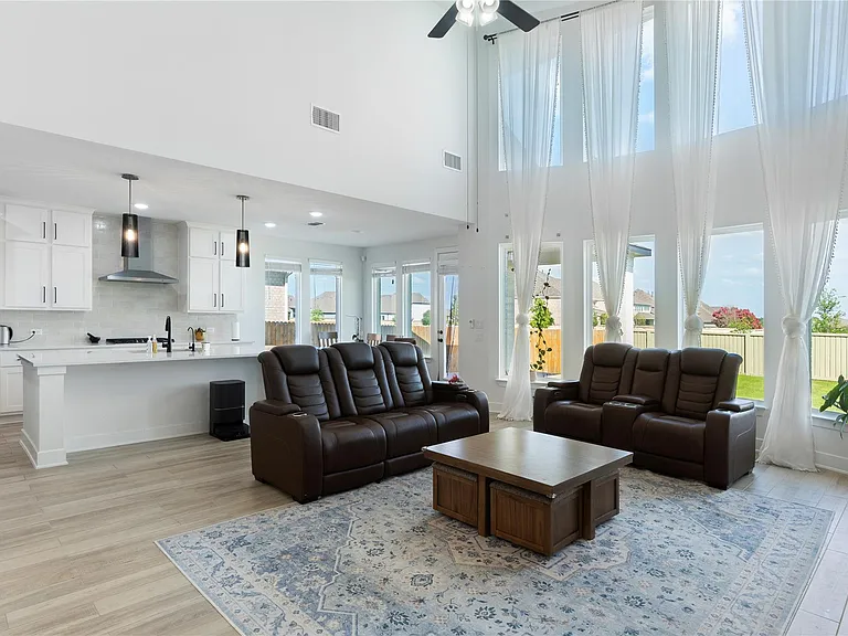 424 Hollister Dr — Photo 20