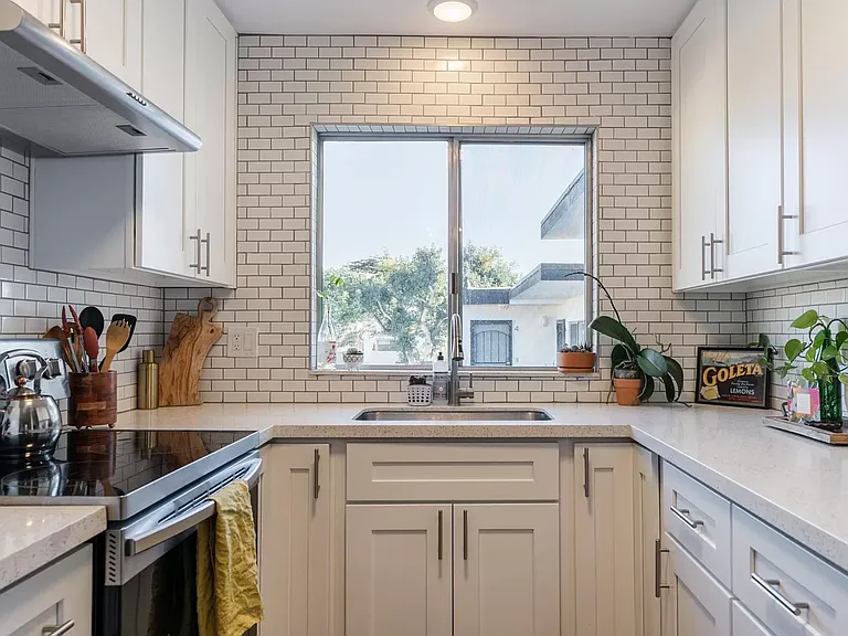 1524 Missouri St #8 — Photo 8