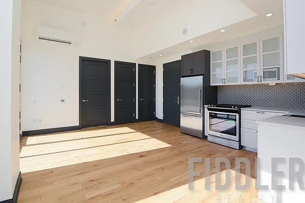 Rented by The KCI Group | media 27