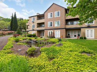 4970 SW Landing Dr APT 303, Portland, OR 97239