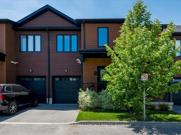 4 Stonehart Ln, Barrie, ON L4M 7E8