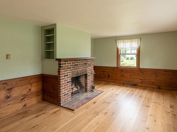 5th image of 1690 Herring Brook Road