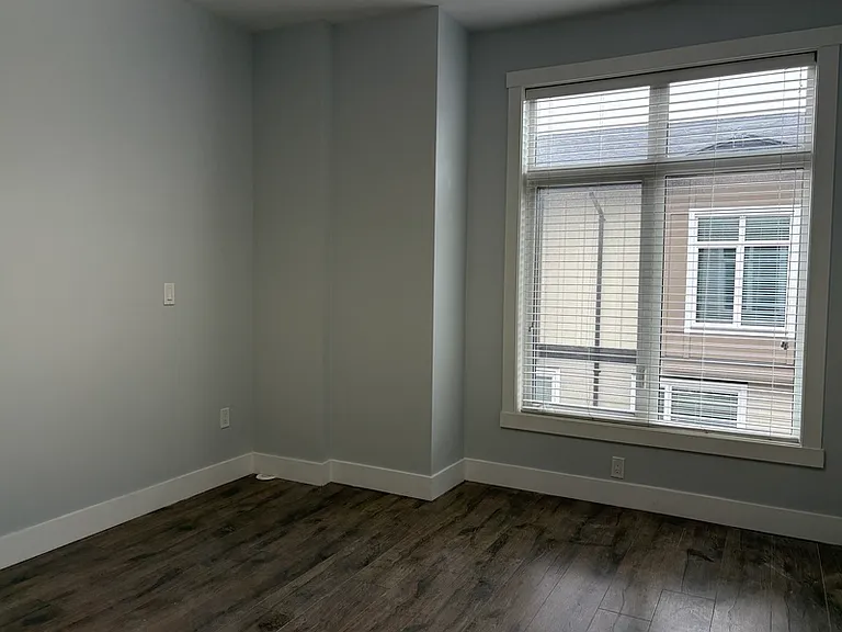 1308 Rutland Rd N #15 — Photo 5