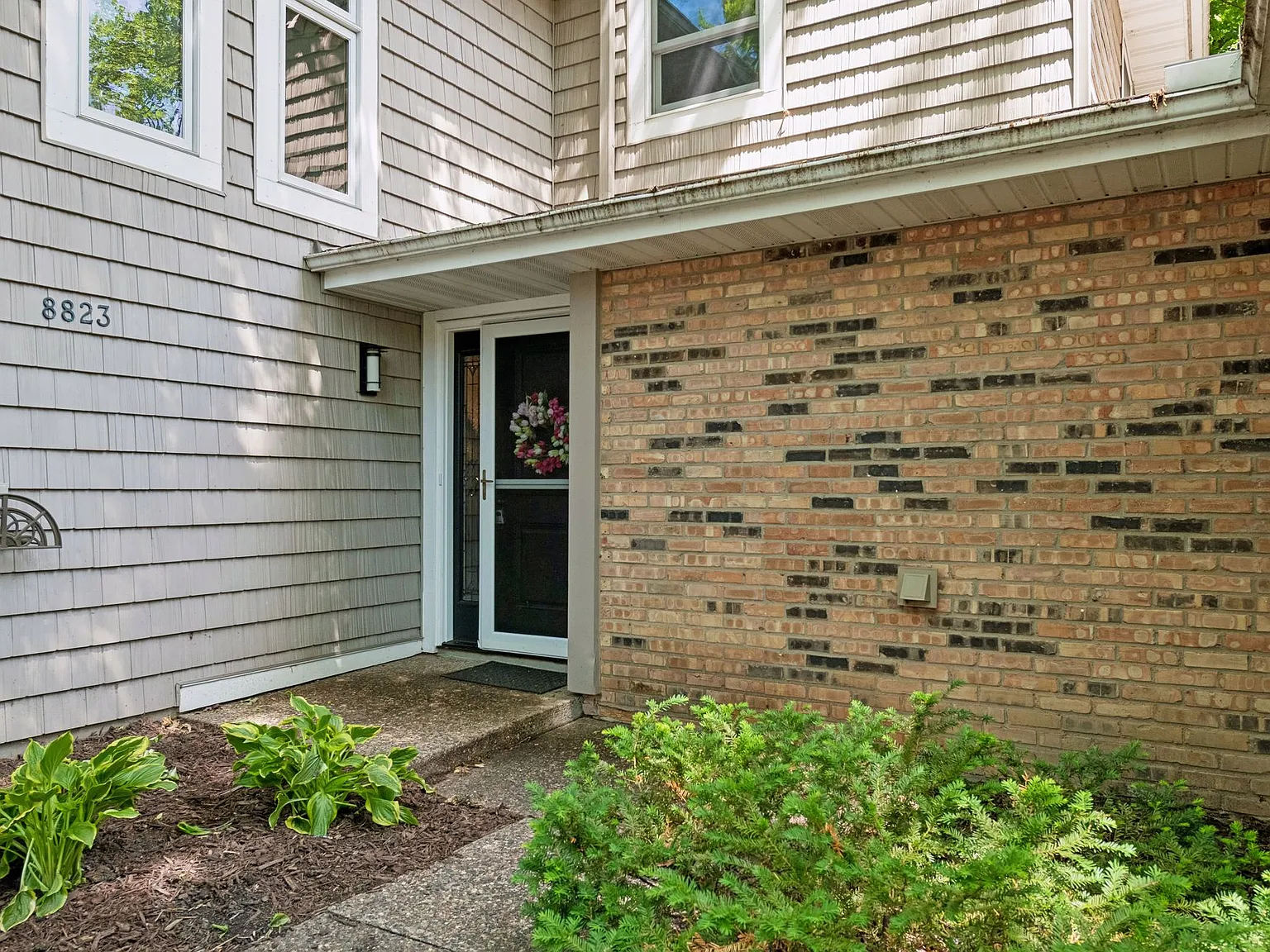 2 bed, 1240 sqft, $1,995 — Photo 2