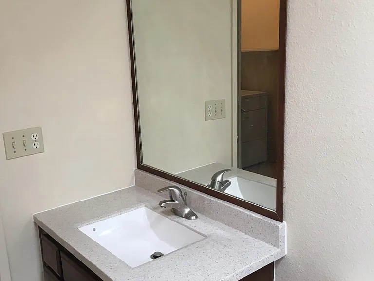 1165 N Tracy Ave — Photo 12