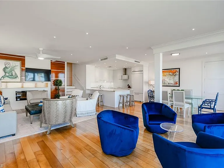 2203 Gulf Shore Blvd N #E1 — Photo 10