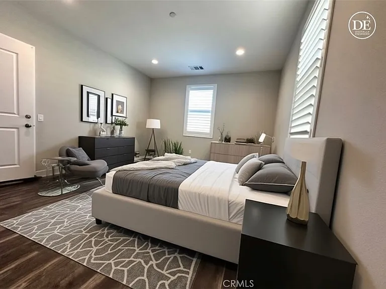 623 W Foothill Blvd #44 — Photo 9