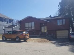 8 Robin St, North Providence, RI 02904