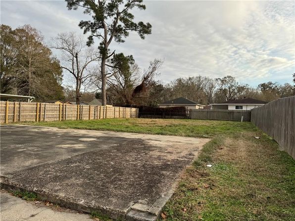 5825 Glasco Dr, Marrero, LA 70072