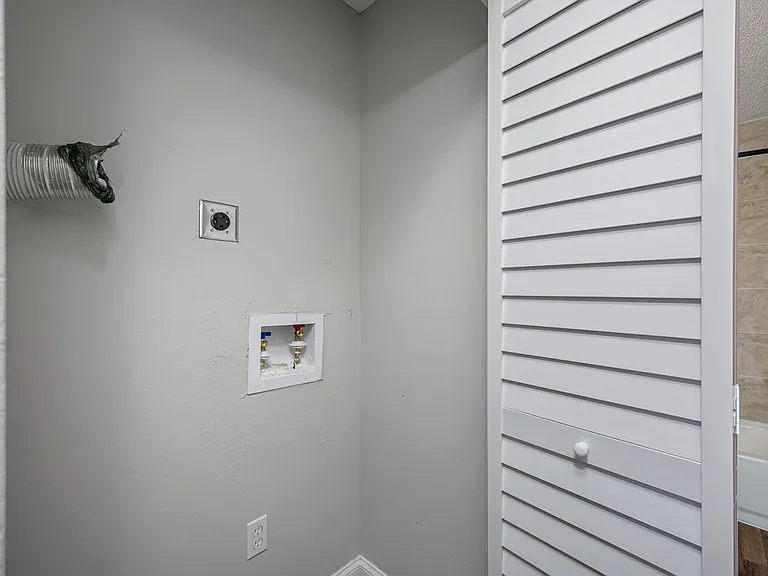 Armature Lake Apartments — Photo 11