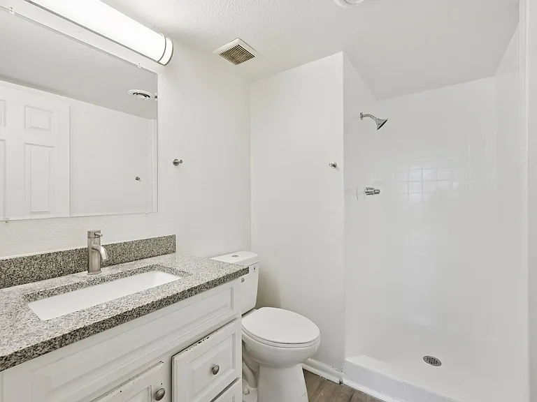 Cornell Apartments — Photo 35