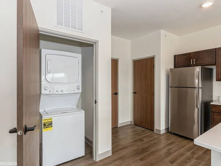 The Leo at the Hub Apartments — Photo 85