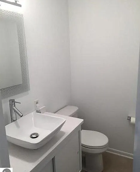 715 Harbor Dr — Photo 8