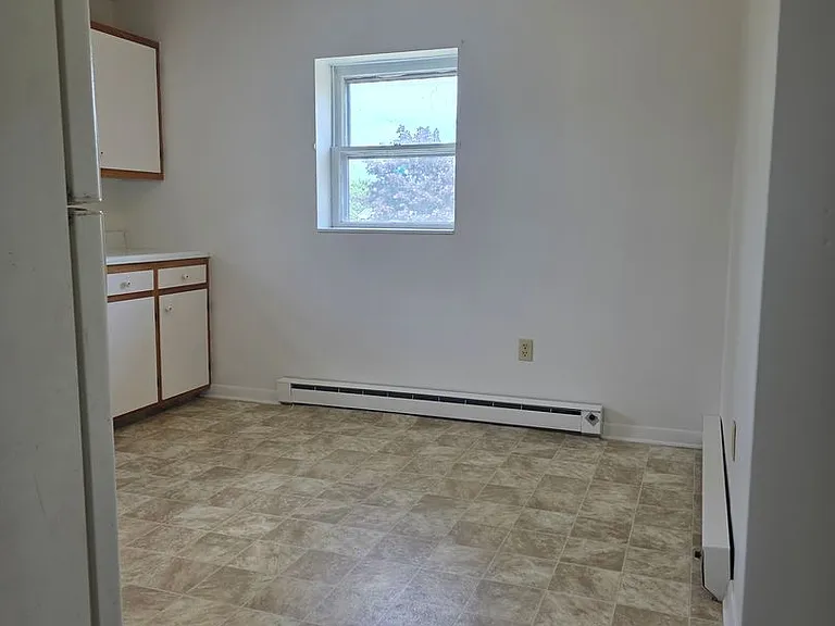 150 McCauley Ave — Photo 5