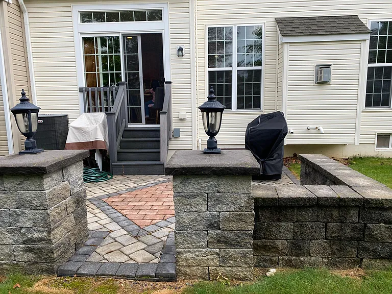 1817 Emerald Dr — Photo 3