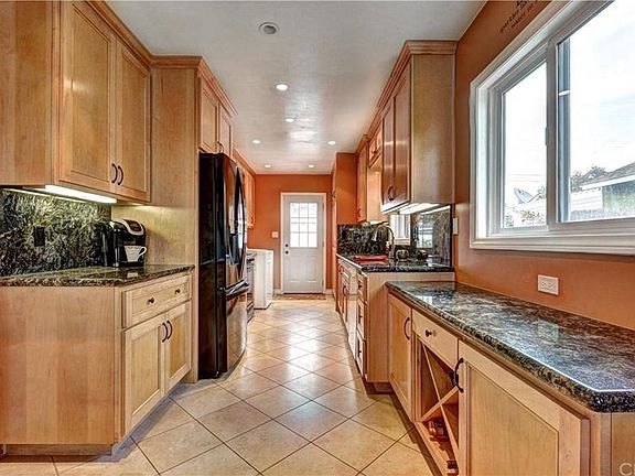 3rd image of 5939 Harvey Way