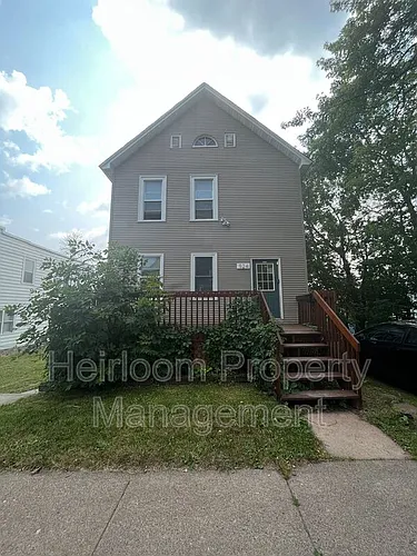 924 E 6th St Photo 1
