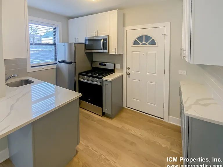 36201B N Marshfield Ave #1B — Photo 5