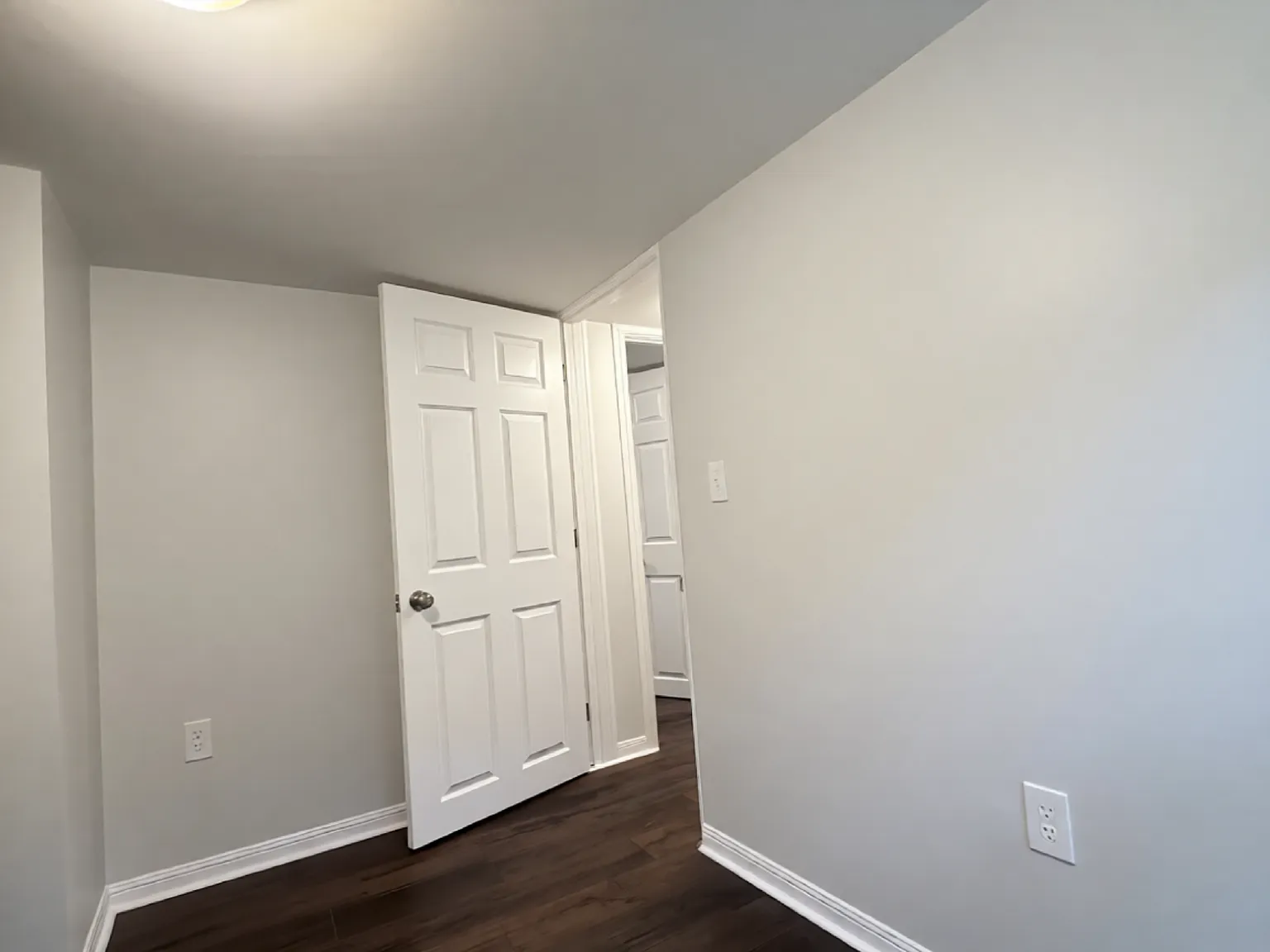 2 bed, 1.0 bath, 860 sqft, $1,140 — Photo 3