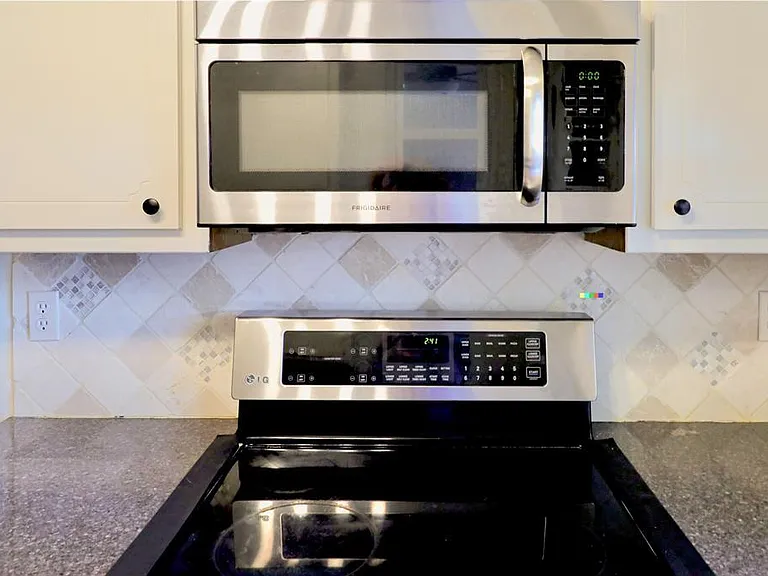 8705 Clearbrook Trl #B — Photo 6