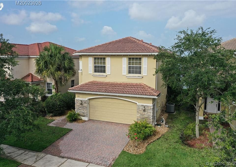1st image of 997 NW Leonardo Cir